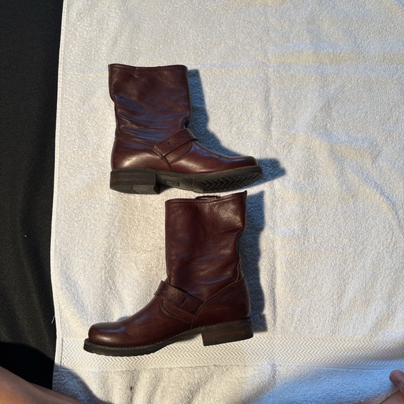 Frye Veronica Slouchy Short Boot - Brown - Picture 7 of 11